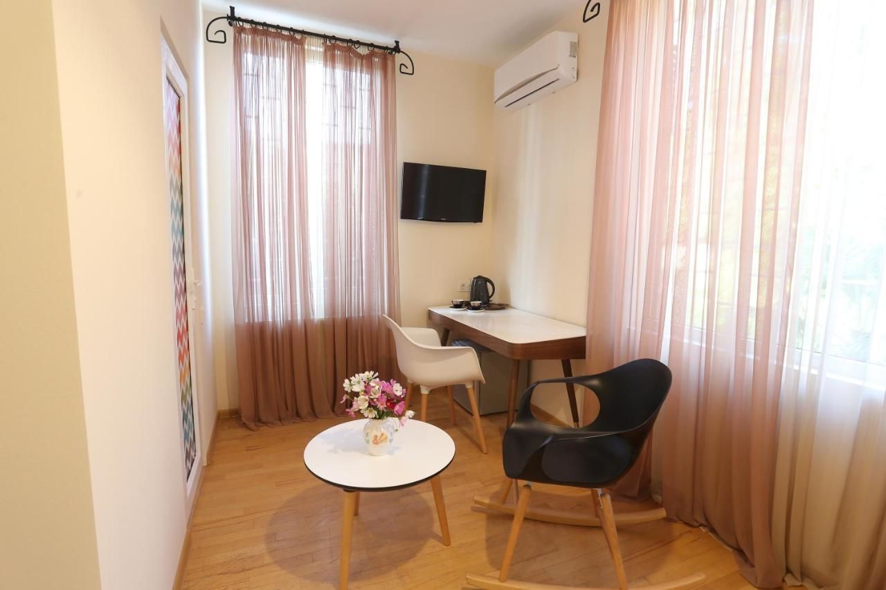 Отель The Family Hotel Тбилиси-5